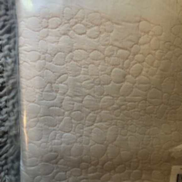 *HOST PICK* Calvin Klein Quilted Petals Pink Euro Sham Set *NEW* - Picture 6 of 9